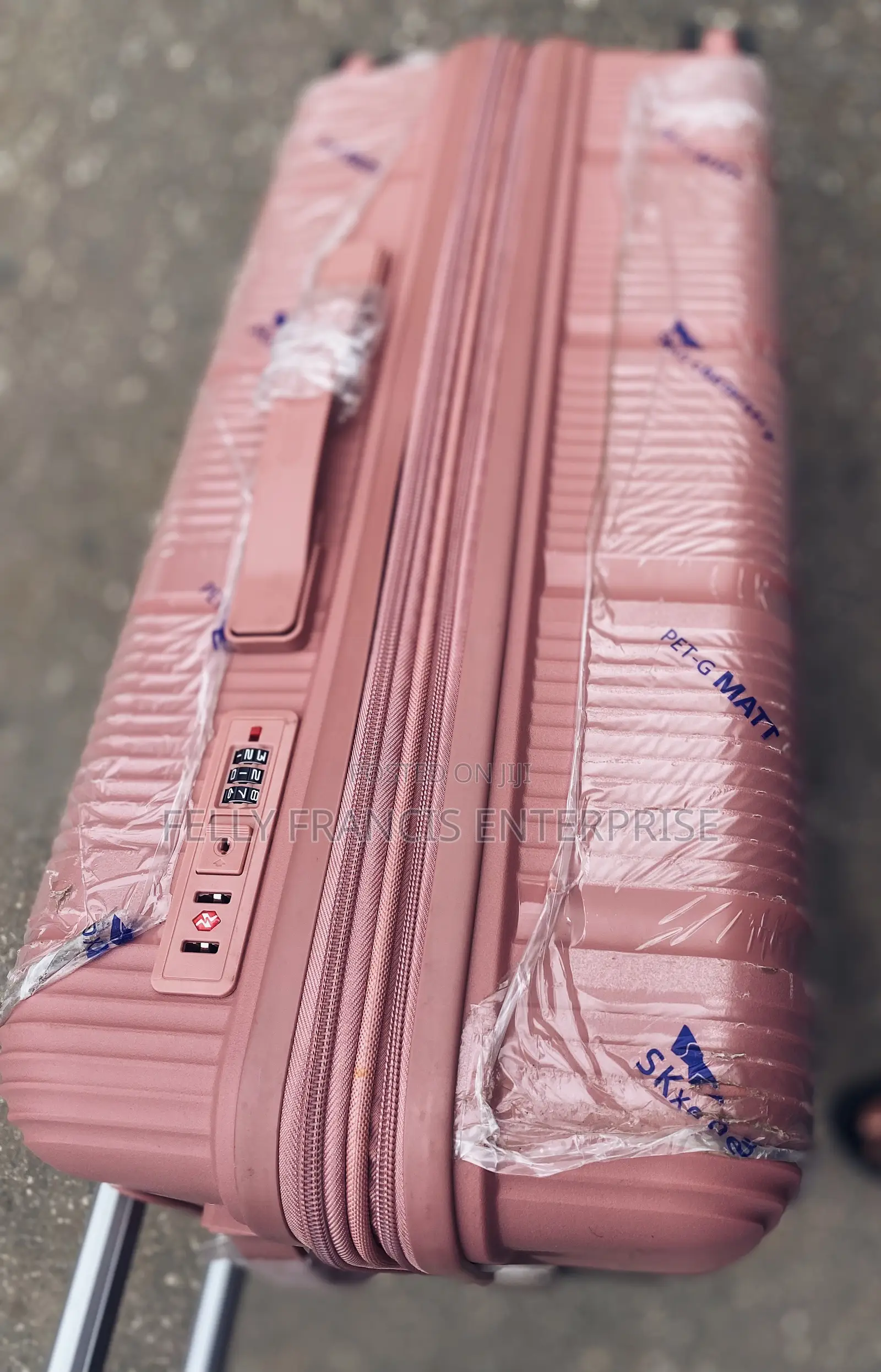 Medium Rubber Luggage With Expansion