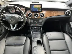 Mercedes-Benz GLA 250 2016 Black