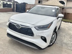 Toyota Highlander Limited 2021 White