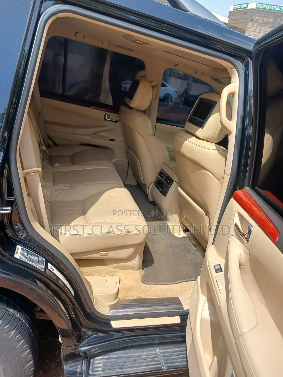 Toyota Land-Cruiser for Hire