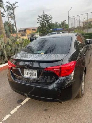 Toyota Corolla XLE 4dr Sedan (1.8L 4cyl CVT) 2017 Black