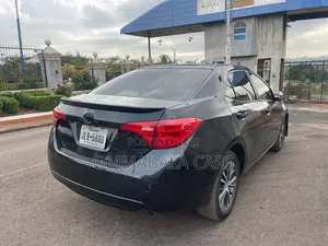 Toyota Corolla XLE 4dr Sedan (1.8L 4cyl CVT) 2017 Black