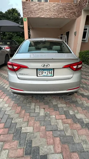 Hyundai Sonata Base Sedan FWD (2.4L 4cyl 6A) 2016 Silver