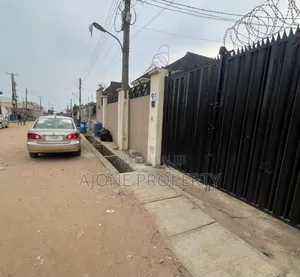 Furnished 4bdrm Block of Flats in Alogba Estate Off for sale