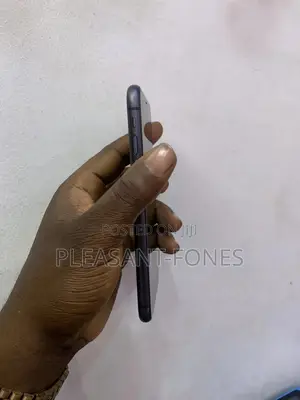 Apple iPhone 11 64 GB Black
