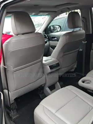Toyota Highlander XLE 4x4 V6 (3.5L 6cyl 8A) 2018 Black