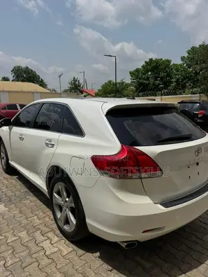 Toyota Venza 2010 White