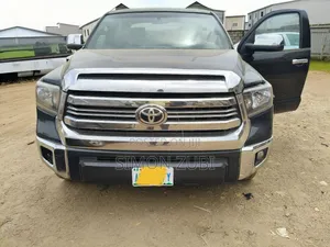 Toyota Tundra 2015 Black