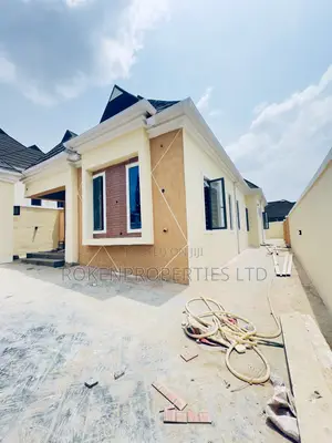 3bdrm Bungalow in Adelaja Estate, Jericho for sale