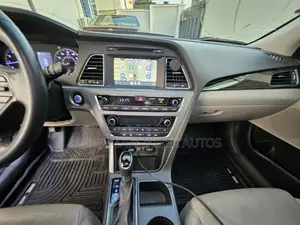 Hyundai Sonata Limited Sedan FWD (2.4L 4cyl 6A) 2016 Blue