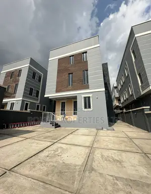 5bdrm Duplex in New Bodija Estate for sale