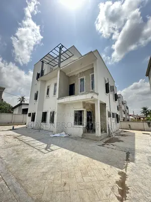 4bdrm Penthouse in Old Bodija Estate for sale
