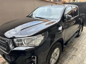 Toyota Hilux Revo Double Cab Petrol 2.7 AWD 2020 Black