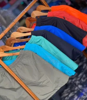 Unisex Double Pocket Short in Different Colors.