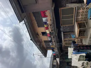 20bdrm Block of Flats in Badejo, Capitol for sale