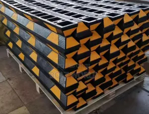 Rubber Speed Bump / Speed Breaker or Traffic Calming Bump