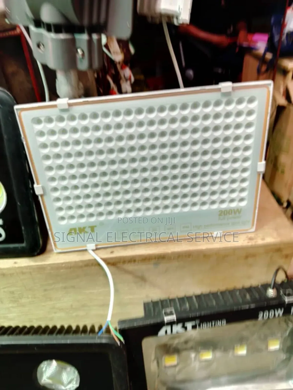 Akt Flood Light