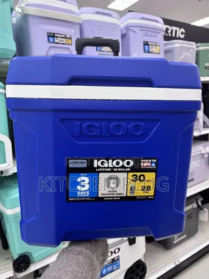 Igloo Latitude 30-Quart Roller Cooler. With Wheels
