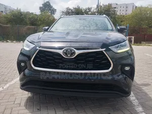 Toyota Highlander Limited 2021 Blue