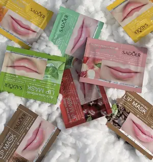 12 Pieces of Lip Mask