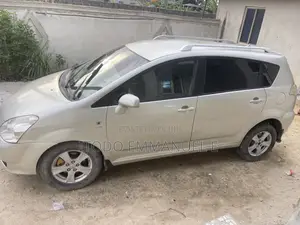 Toyota Verso 1.8 2009 Silver