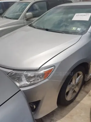 Toyota Camry SE 4dr Sedan (2.5L 4cyl 6A) 2013 Silver