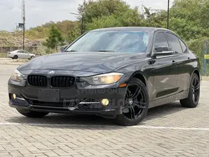 BMW 320i Sedan RWD 2015 Black