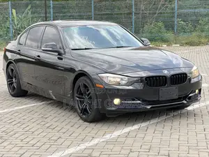 BMW 320i Sedan RWD 2015 Black