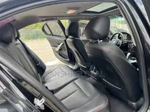 BMW 320i Sedan RWD 2015 Black