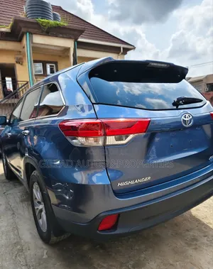 Toyota Highlander XLE 4dr SUV (3.5L 6cyl 6A) 2015