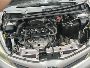 Toyota Yaris LE Hatchback 5dr 2013 Gray