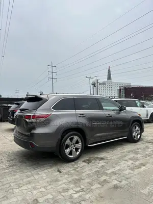 Toyota Highlander Limited Platinum 4dr SUV AWD (3.5L 6cyl 6A) 2015 Gray