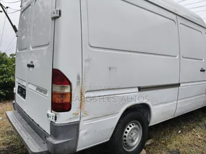 Mercedes-Benz Sprinter 2005 White