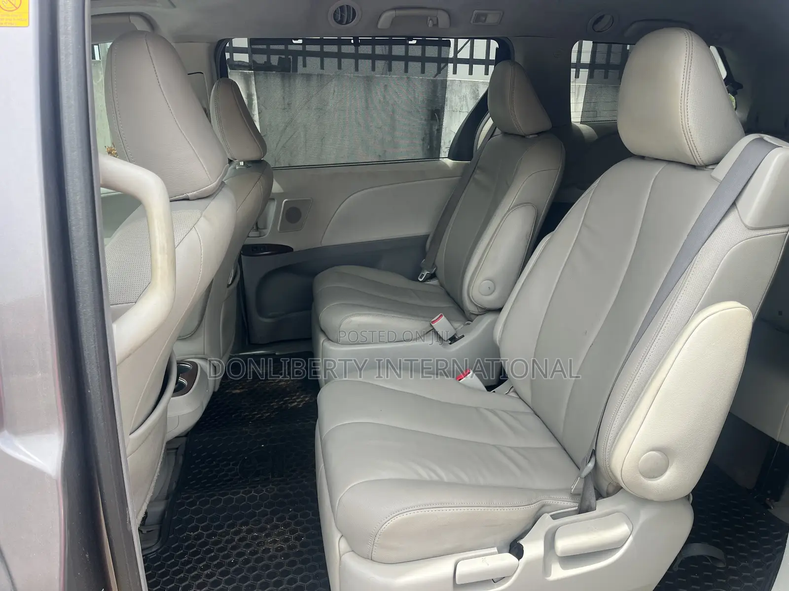Toyota Sienna 2011 Gray