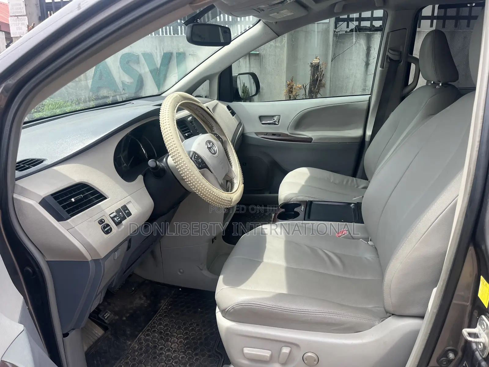 Toyota Sienna 2011 Gray