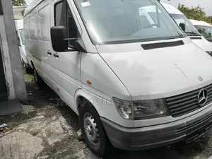 Mercedes-Benz Sprinter 2011 White