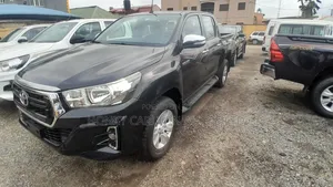 Toyota Hilux Revo Double Cab Petrol 2.7 AWD 2018 Black