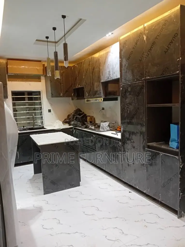Kitchen Cabinet