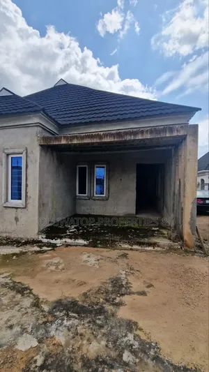 5bdrm Bungalow in Akilapa Estate, Ibadan for sale