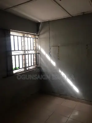 1bdrm Block of Flats in Ogo Oluwa Street for rent