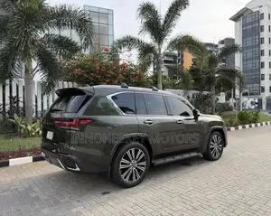 Lexus LX LX 600 2023 Green