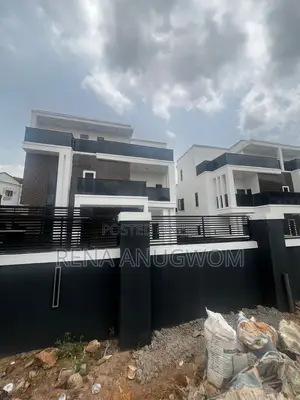 5bdrm Duplex in Mini Estate for sale