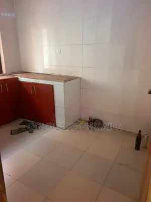 2bdrm Block of Flats in Awoni Murphy, College for rent