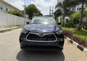 Toyota Highlander XLE 2021 Blue