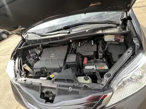Toyota Sienna XLE AWD 7-Passenger 2013 Gray