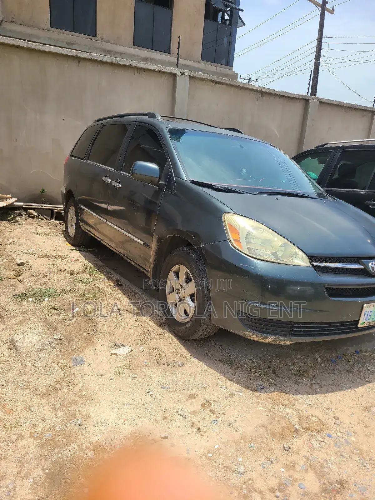 Sienna Bus for Rent