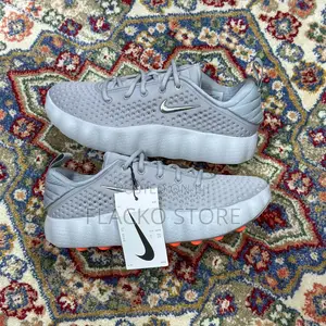 Original Nike Mind 002 Sneakers