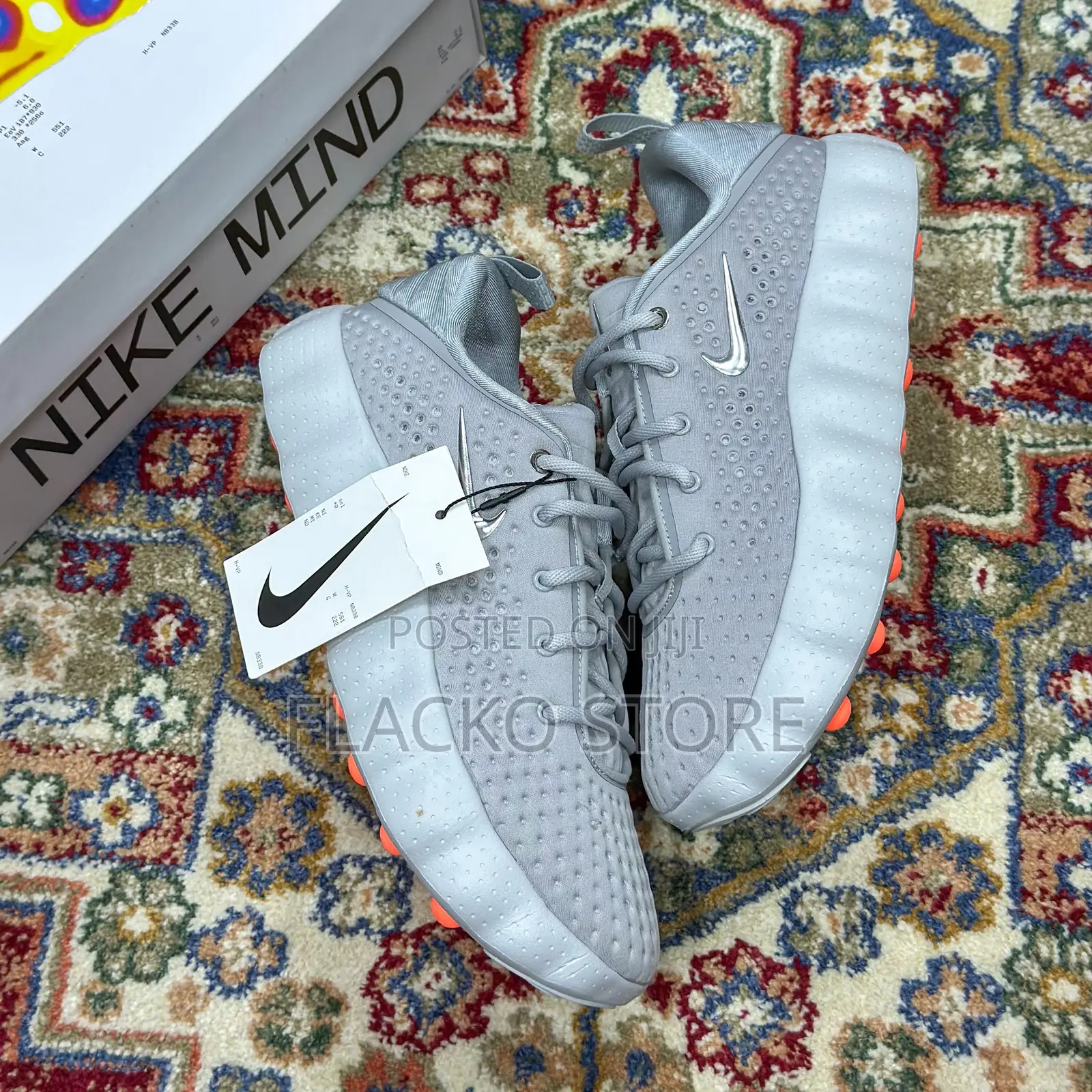 Original Nike Mind 002 Sneakers