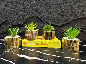 Golden Line Table Flower Decor