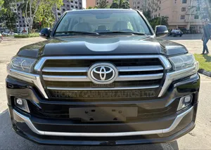 Toyota Land Cruiser 4.6 V8 GXR 2019 Black